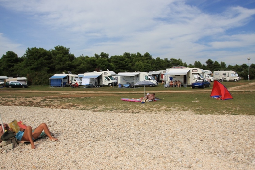 Poletni kamp CCS, kamp Pineta Fažana - Irena Sedej, Vinko in Breda Korošec, Benjamin Kacafura-Enči